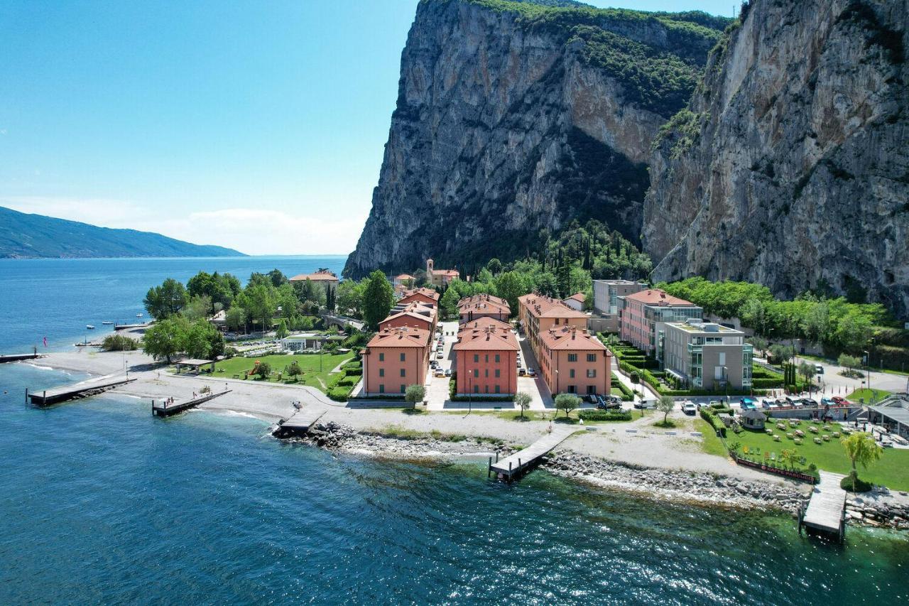 Campione Univela Apartments Campione del Garda Esterno foto